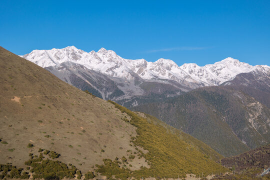 川西雅拉雪山