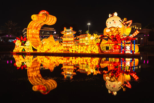 兔年春节灯饰夜景