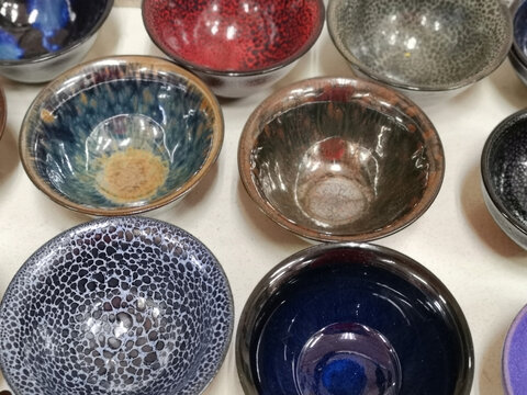日本瓷碗特写