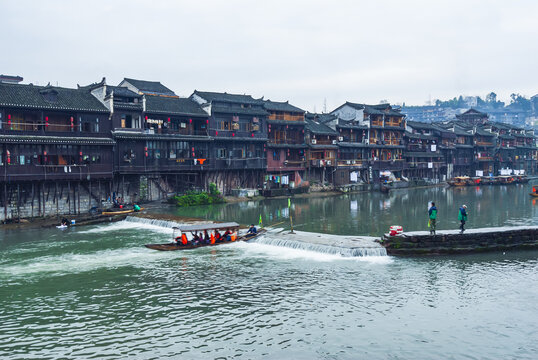 湘西凤凰古城边城沱江风光