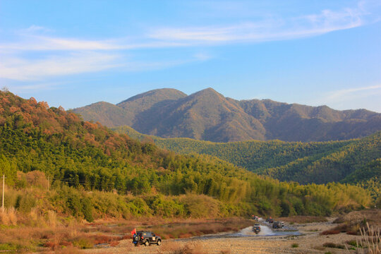 连绵青山