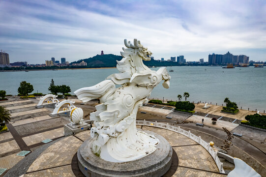 防城港西湾大桥龙马雕塑航拍