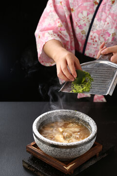 走地鸡炖煮柚子豆腐
