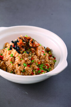 砂锅豆豉鲮鱼炒饭