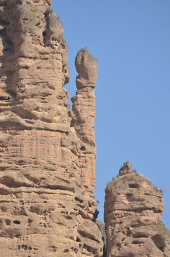 炳灵寺丹霞山峰