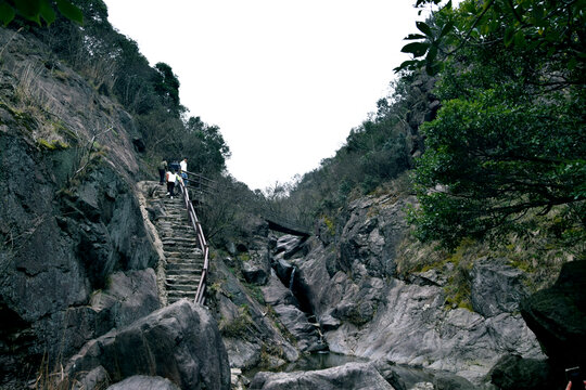 九峰山吊桥