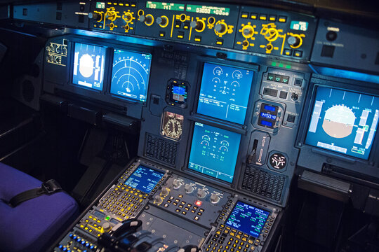 空客A320飞机驾驶舱