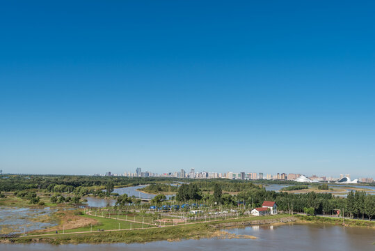 中国哈尔滨松花江城市风光