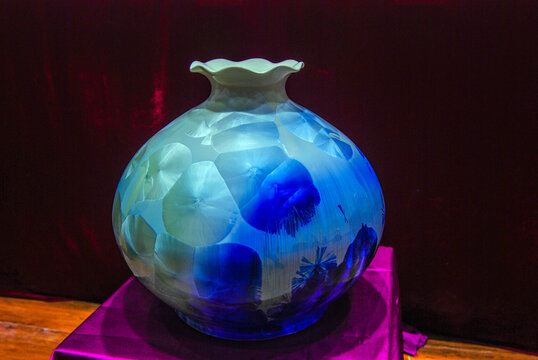 结晶釉彩瓷瓶