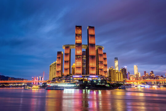 中国重庆朝天门来福士夜景风光