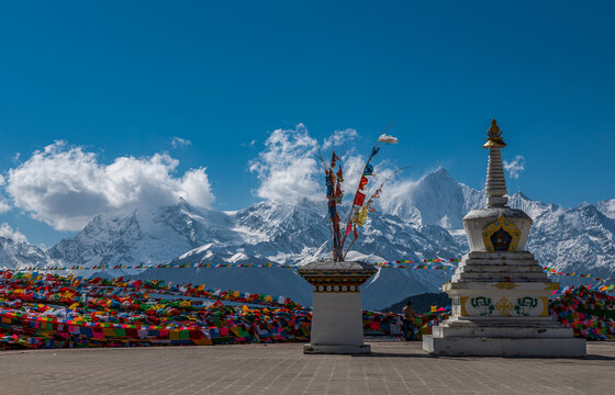 云南迪庆香格里拉梅里雪山