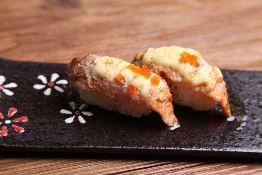 炙烤琥珀三文鱼寿司