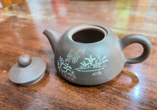 雕刻茶壶