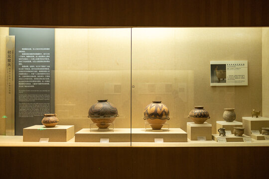 广东省博物馆新石器时代瓷器