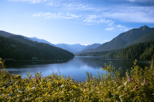 湖光山色