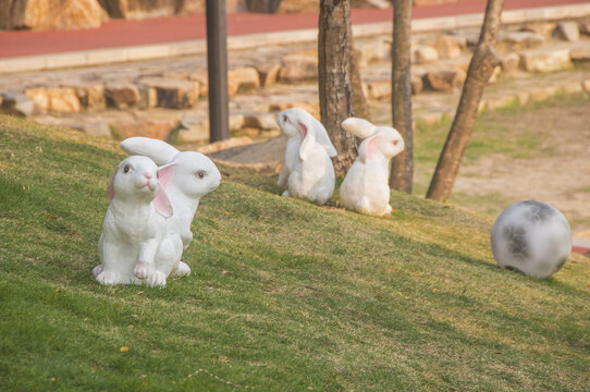 小白兔雕像景观