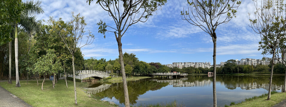 高清城市绿地花园湖景房产