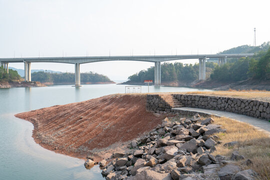 千岛湖湖畔