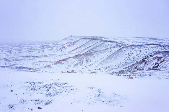 阴雪天航拍酒泉火石峡烽火台