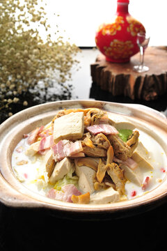 河蚌豆腐炖白菜