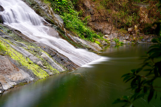 山泉流水瀑布慢门摄影1