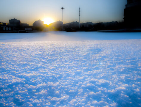 冬天夕阳下雪地特拍