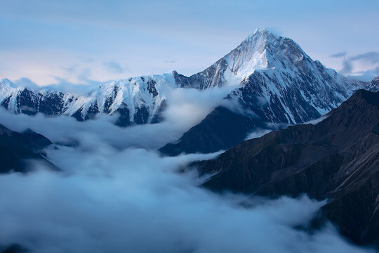 门源雪山自然风光