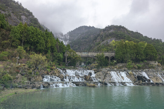 浙江天台山大瀑布高清大图