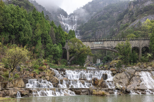 浙江天台山大瀑布高清大图