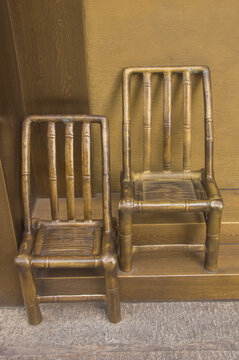 传统竹编椅子雕塑