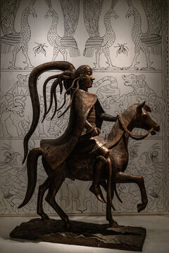 古滇国战士雕塑