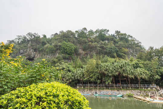 烟雨中的中国桂林城市风景