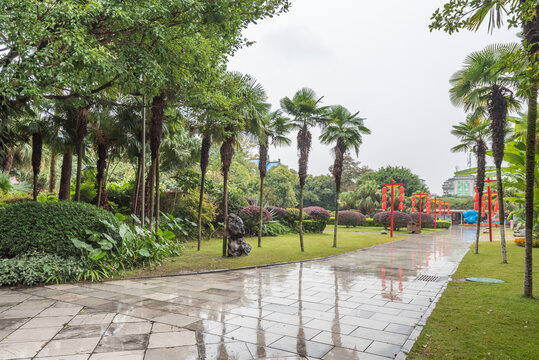 烟雨中的中国桂林象鼻山公园