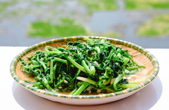 清炒油菜苔