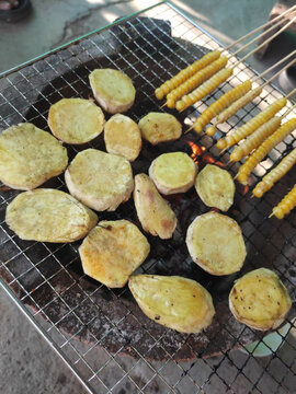 烧烤考番薯和考玉米