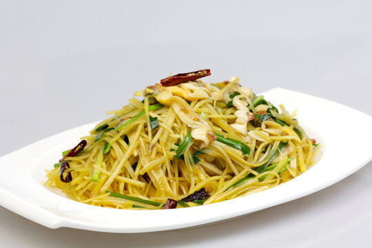 土豆丝炒蚬子肉