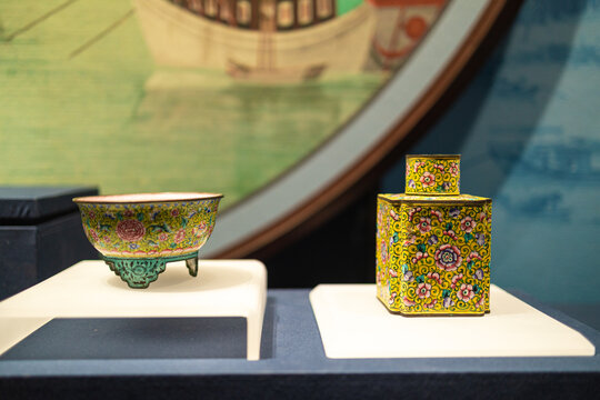 19世纪广州画珐琅茶叶罐瓷碗