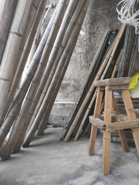 竹子和竹制椅子