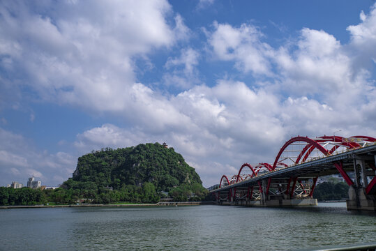 江河桥梁蓝天白云