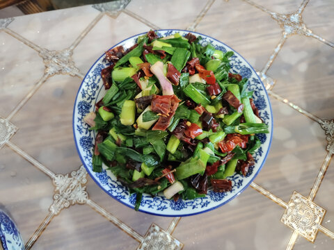 干辣椒炒蒜苗
