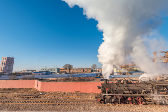 中国辽宁铁岭矿场的蒸汽机车