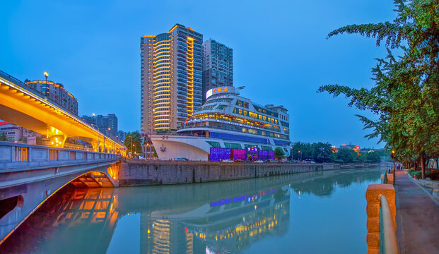 成都市南河夜景全景图