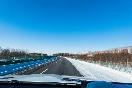 汽车驾驶冬季公路