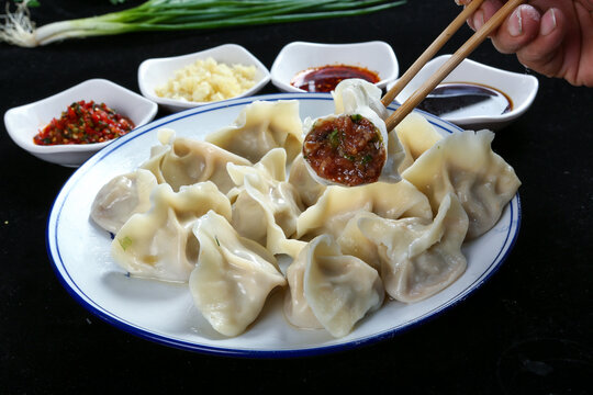 牛肉水饺