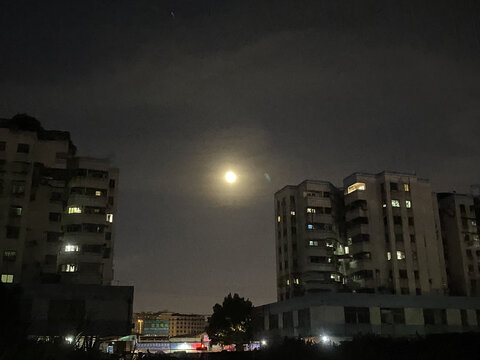 居民小区夜空夜景月亮