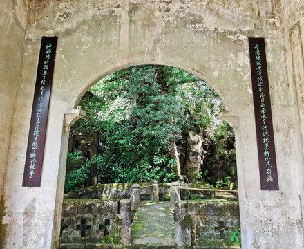 陆川谢鲁山庄听松涛阁