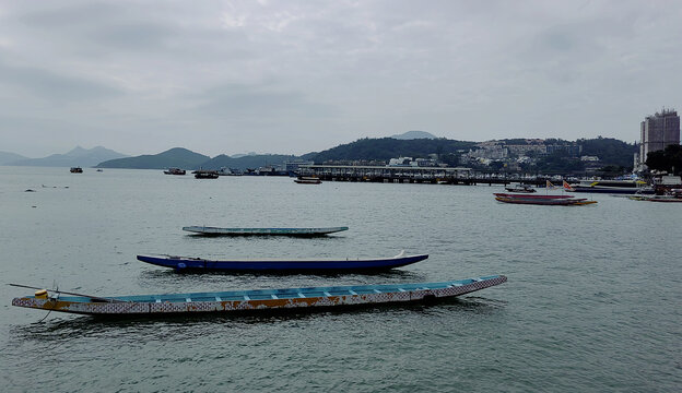西贡海边龙舟艇