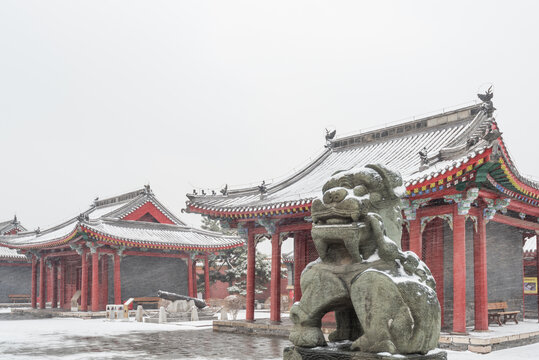 冬天雪后沈阳故宫的十王亭