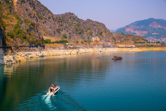 万峰湖风光