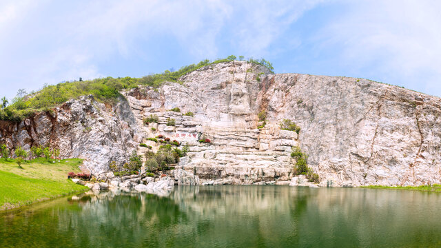 南京汤山矿坑公园美景